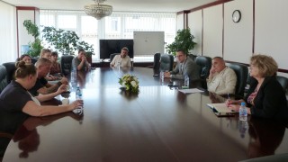 Министърът на културата Кръстю Кръстев и зам министърът Виктор Стоянов