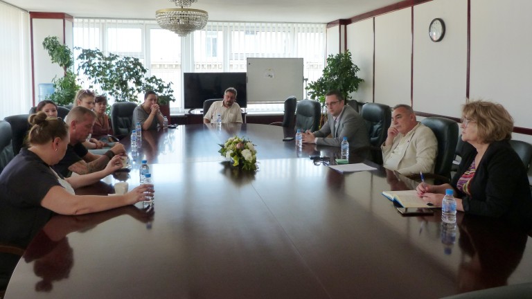 Министърът на културата Кръстю Кръстев и зам.-министърът Виктор Стоянов се