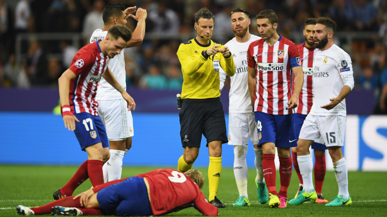 Титуляр в Реал плаче при смяната си срещу Атлетико