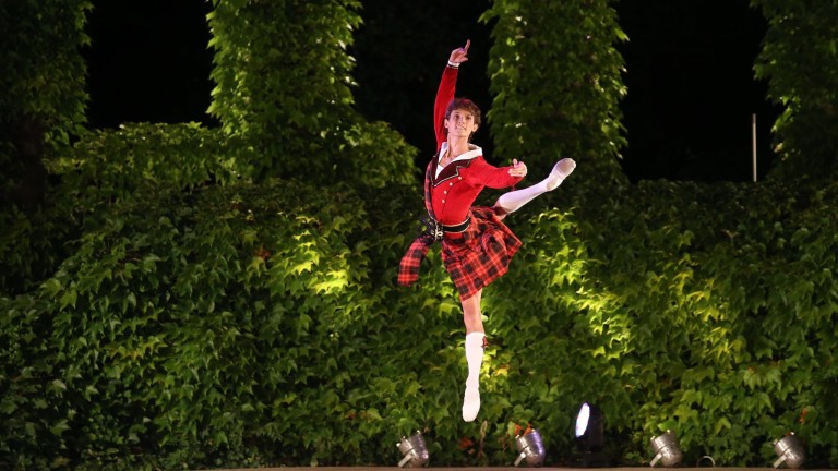 Министерство на културата ще опита да спаси балетния конкурс във Варна