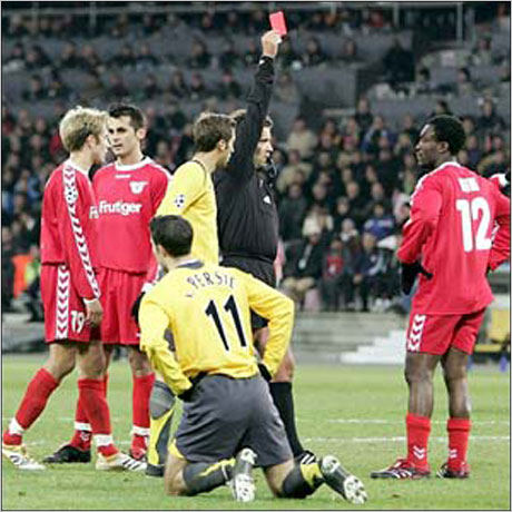 Скандален португалец свири на Левски в Италия