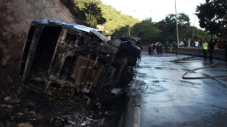 13 загинаха при катастрофа на цистерна в Каракас