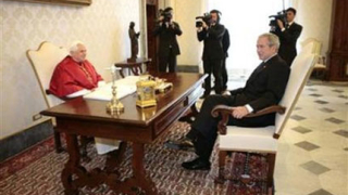 Папата пита Буш какво са си говорили с Путин