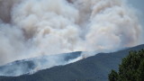 Пожарът в община Струмяни продължава да бушува