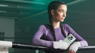 Чуваме познатата мелодия на алармата явно часът вече е