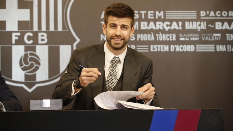 Жерар Пике подписа нов договор с Барселона