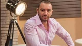 Трима репортери сменят Антон Хекимян