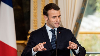 Франция близо до сделка с Катар за самолети, бронирани машини и метро