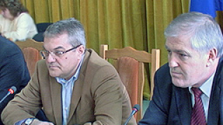 Куйович покровителстван от партии и служби