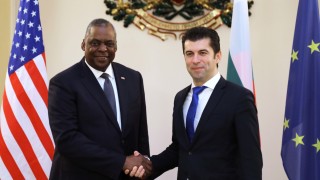 САЩ ще предоставят една рота Страйкър за подсилване на бойната