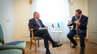 Министърът на образованието проф Сергей Игнатов подписа споразумение с украинската