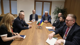 Министър председателят Румен Радев разговаря днес с президента на Украйна Володимир