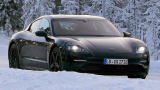 Porsche прави зимни тестове на първия си електромобил, обяви и хибрид
