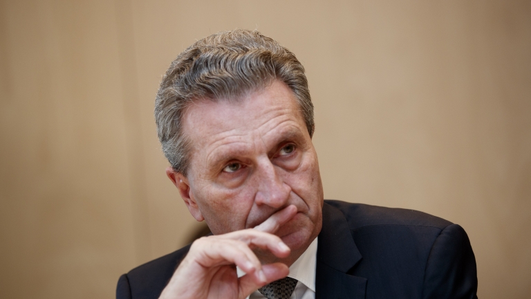 Йотингер причисли САЩ към „авторитарните хулигани” Путин и Ердоган