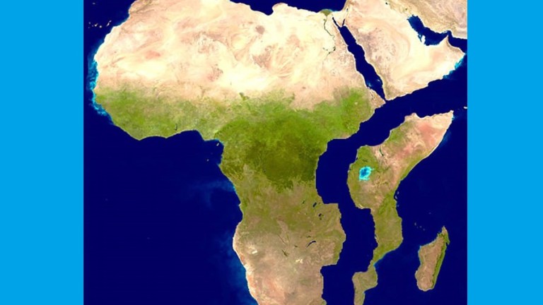 Африка се разцепва на две