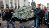  Протестиращите издигнаха 50 палатки пред Народното събрание на Украйна 