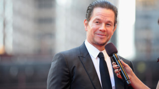 Американецът Марк Уолбърг зае първо място в топ 10 на