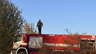 Пожарът в района на Брезник е локализиран и в двете