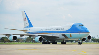 Да произвеждаш самолетите с които лети американският президент със сигурност