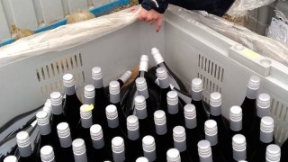 30 000 литра нелегално вино задържаха служители от Митница Бургас