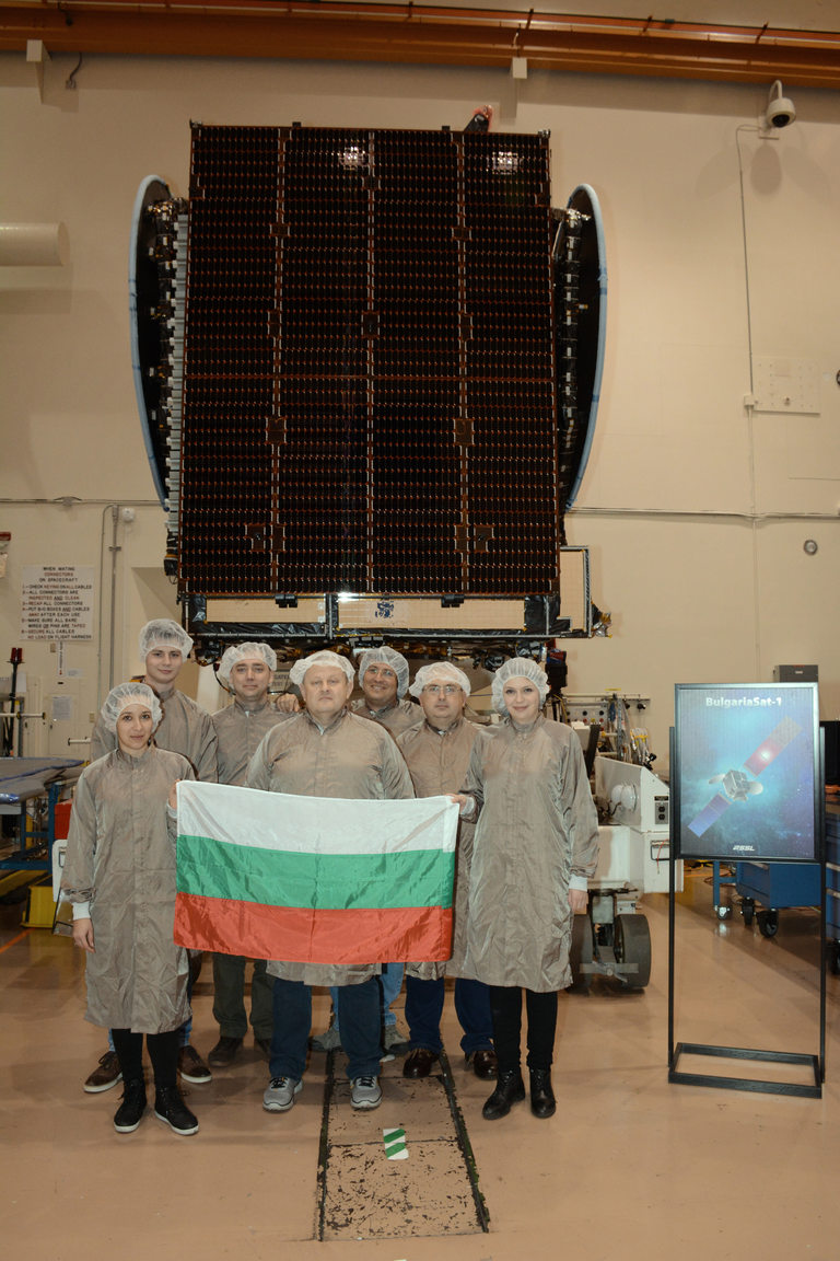  Тест на разгръщането на слънчевите панели на BulgariaSat-1