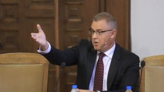 Правна комисия предлага Александър Андреев да бъде избран за председател