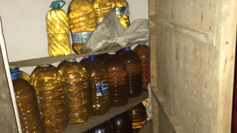 141,5 литра алкохол без бандерол иззеха полицаи във Видинско, съобщиха