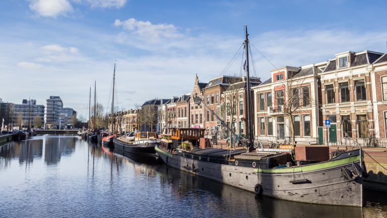 Леуварден е столицата на провинция Фризия в Нидерландия и представлява