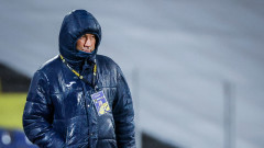 Стоилов: На футболистите всичко им е наред, трябва да работят още доста