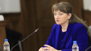 Държавата готова да осигури 75% от доходите на заетите, но в неплатен отпуск