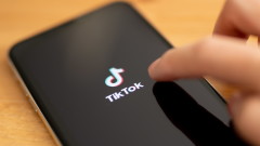 Албания забрани TikTok за една година