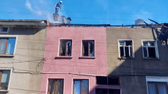 Пожар увреди сериозно четири къщи в Троянско