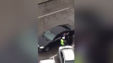 Шофьор леко одраскал с колата си автомобил на НСО в София