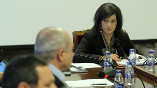Даниела Дариткова определи като фалшива информацията че целта на закриването