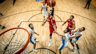 Два от четирите домакини на Евробаскет 2017 не можаха да