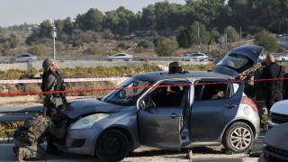 Палестински нападатели убиха евреин и раниха трима други при нападение