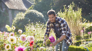 Градинарствотo - лесен и приятен начин да поддържаме млади и тялото, и духа