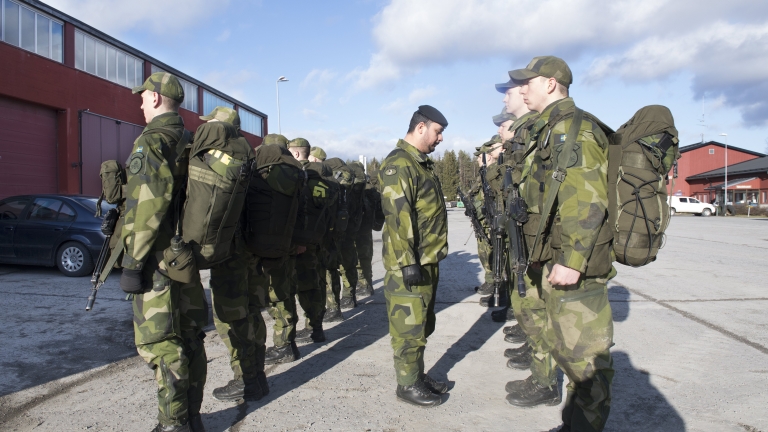Неутрална Швеция започна най-големите си военни учения от две десетилетия