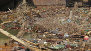 Жители на столичния квартал Малашевци сигнализират за боклуци които пълнят река