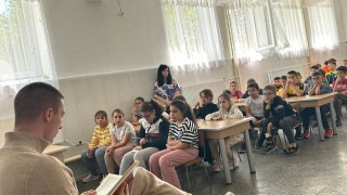 Капитанът на Лудогорец Антон Недялков взе участие в кампанията Походът на книгите