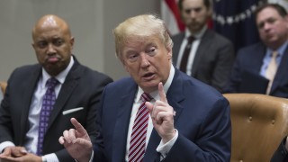 Президентът на САЩ Доналд Тръмп обявява че страната му налага