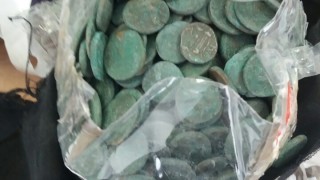 Митничари от пункт Капитан Андреево откриха голямо количество старинни монети в