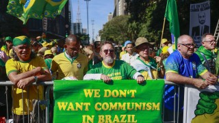 Хиляди подкрепиха на протест в Бразилия Болсонаро преди поредния процес