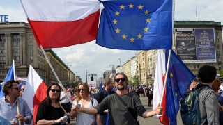 Европейската комисия стартира процедурата за нарушение срещу Полша съобщи ДПА