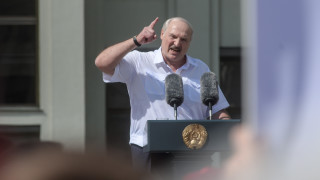 Президентът на Беларус Александър Лукашенко обещава твърда реакция към налагането на
