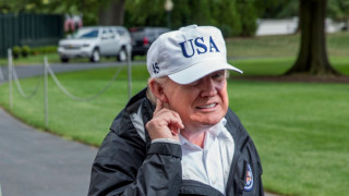 Президентът на САЩ Доналд Тръмп се подписа под резолюцията на