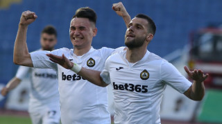 Нападателят на Славия Ивайло Димитров вкара гола който прати белите