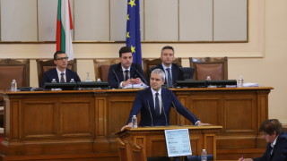 Председателят на партия Възраждане Костадин Костадинов призова българите към гражданско