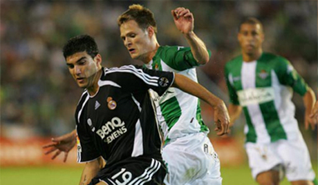 Фогел напусна Блекбърн