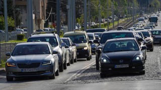 Интензивен е трафикът на входовете към София в края на